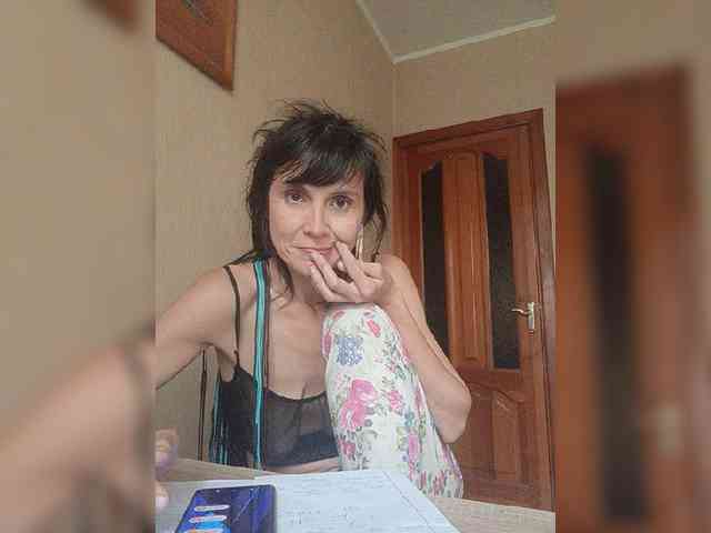 Hellenalonenochka webcam