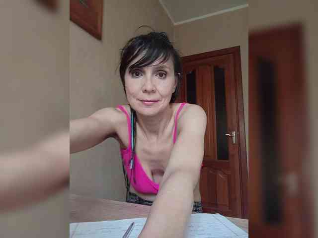 Hellenalonenochka webcam