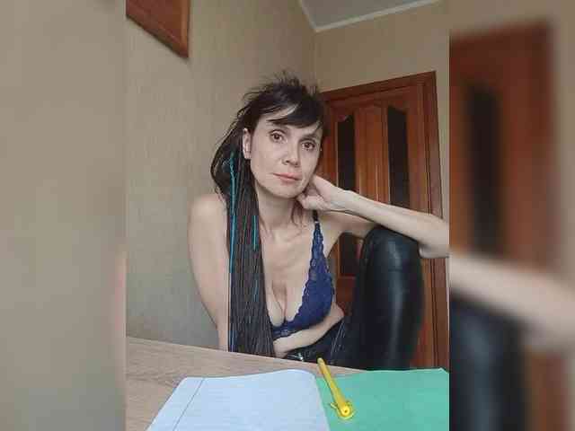 Hellenalonenochka webcam