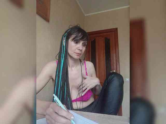 Hellenalonenochka webcam