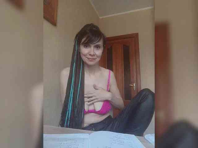 Hellenalonenochka webcam