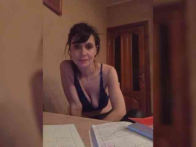 Hellenalonenochka webcam