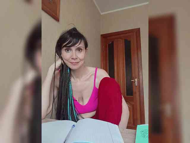 Hellenalonenochka webcam