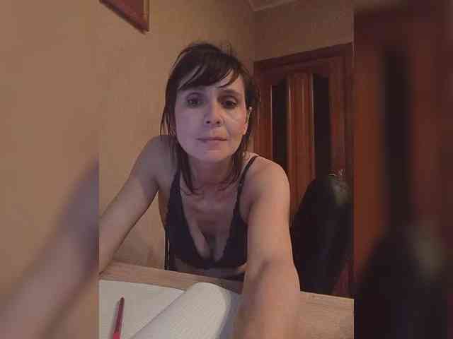 Hellenalonenochka webcam