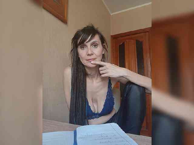 Hellenalonenochka webcam