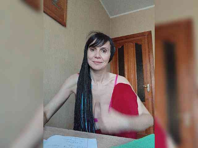 Hellenalonenochka webcam