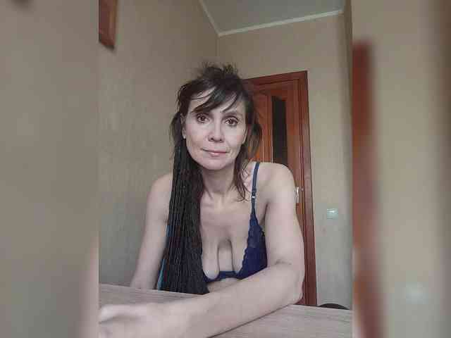 Hellenalonenochka webcam