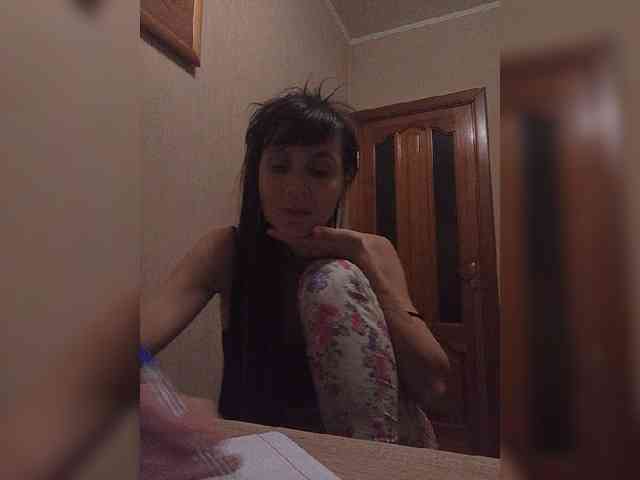 Hellenalonenochka webcam
