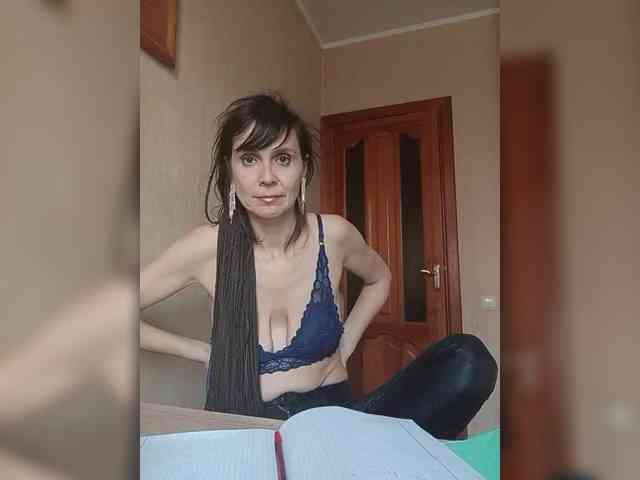 Hellenalonenochka webcam