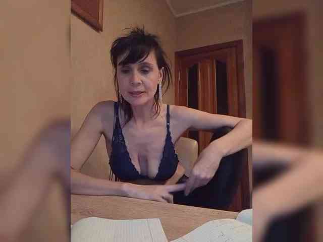 Hellenalonenochka webcam