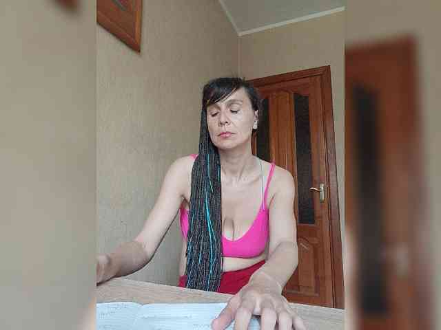 Hellenalonenochka webcam