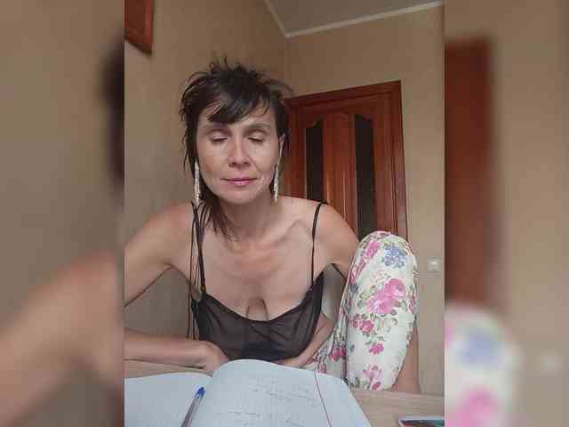Hellenalonenochka webcam