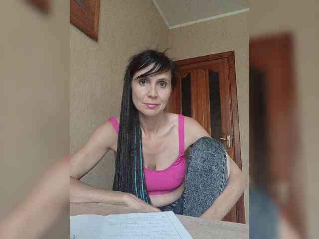 Hellenalonenochka webcam