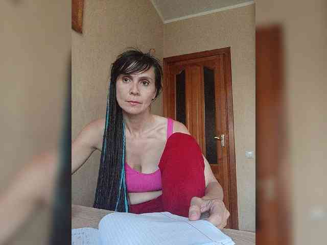 Hellenalonenochka webcam