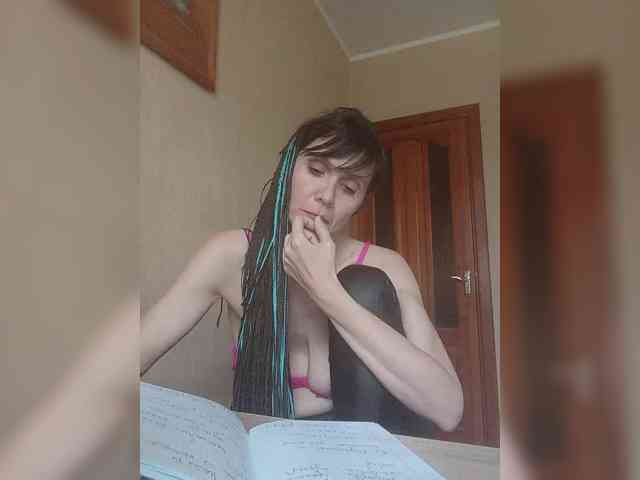 Hellenalonenochka webcam