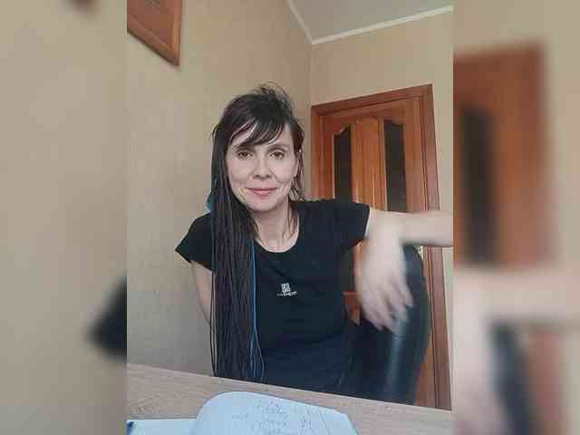 Hellenalonenochka webcam