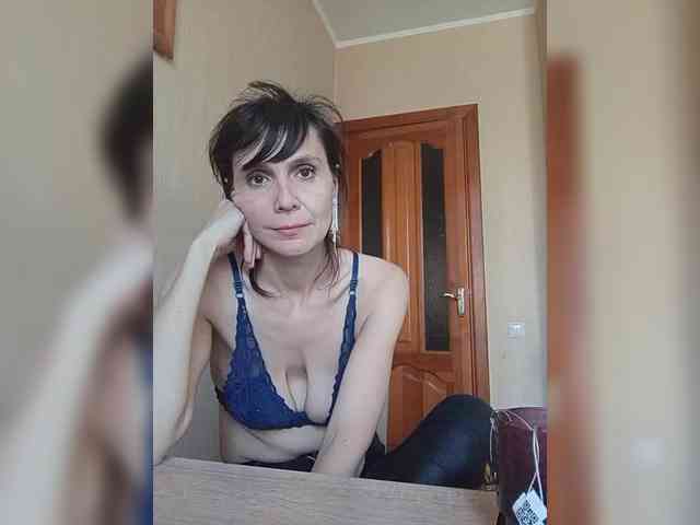 Hellenalonenochka webcam