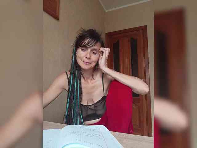 Hellenalonenochka webcam
