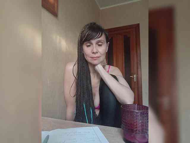 Hellenalonenochka webcam