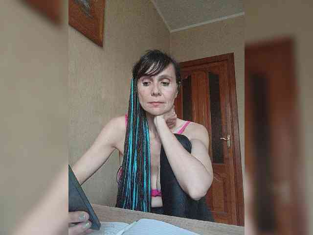 Hellenalonenochka webcam