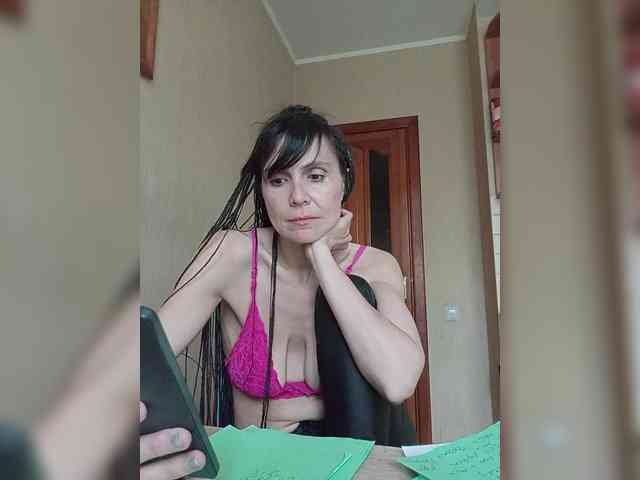 Hellenalonenochka webcam