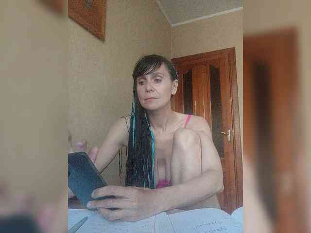 Hellenalonenochka webcam