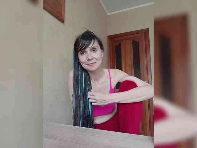 Hellenalonenochka webcam