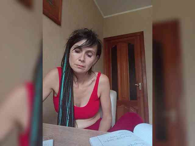 Hellenalonenochka webcam