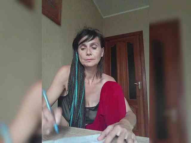 Hellenalonenochka webcam