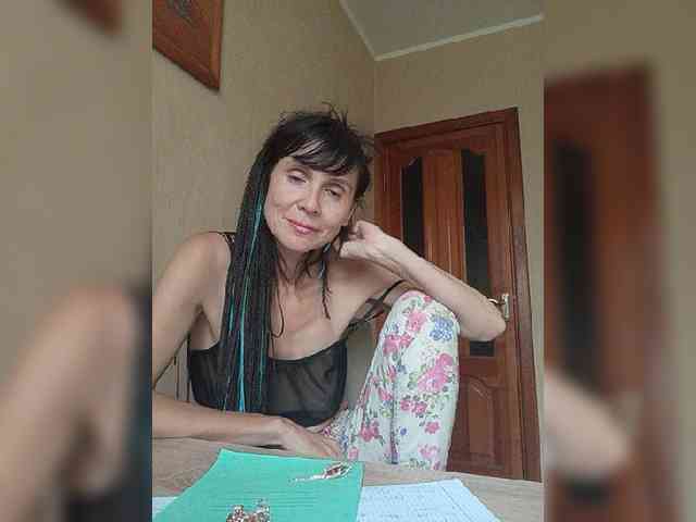 Hellenalonenochka webcam