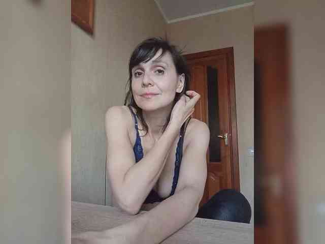 Hellenalonenochka webcam