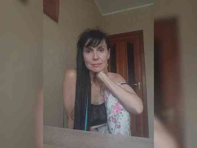 Hellenalonenochka webcam
