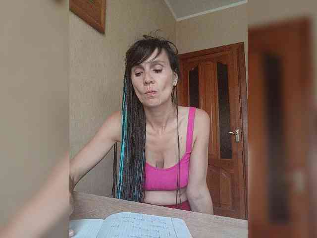 Hellenalonenochka webcam