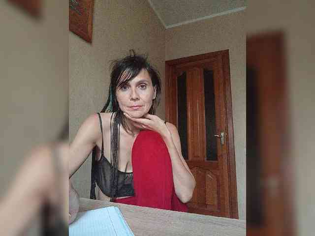 Hellenalonenochka webcam