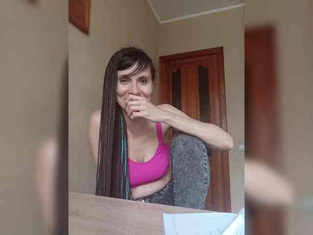 Hellenalonenochka webcam