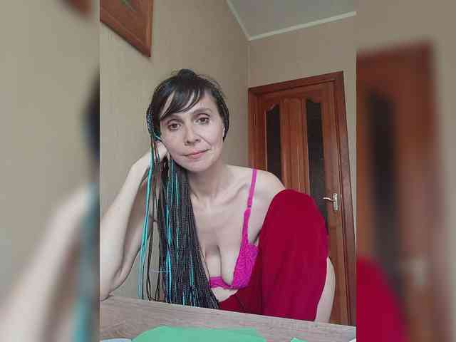 Hellenalonenochka webcam