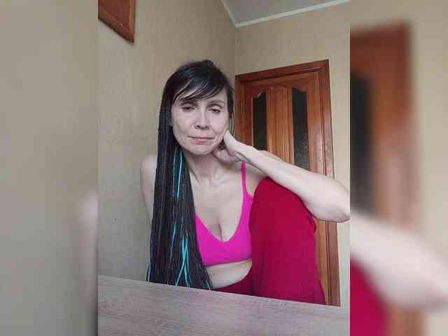 Hellenalonenochka webcam