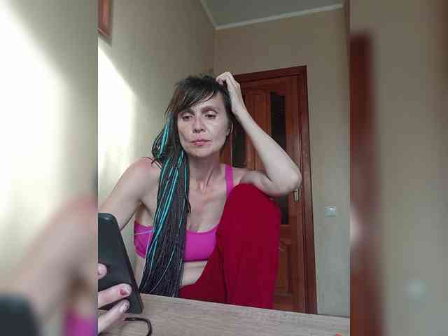 Hellenalonenochka webcam