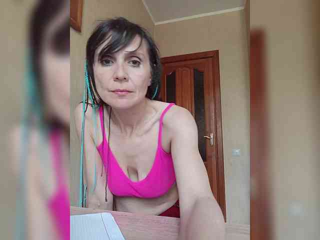 Hellenalonenochka webcam