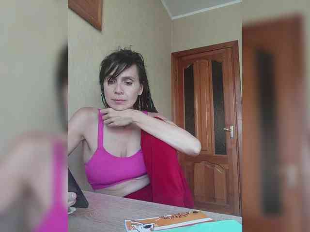Hellenalonenochka webcam