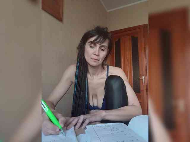 Hellenalonenochka webcam