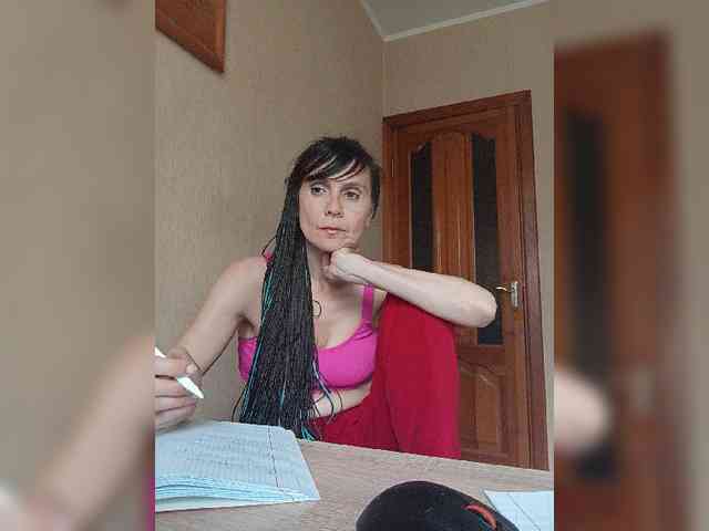 Hellenalonenochka webcam
