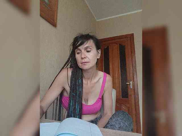 Hellenalonenochka webcam