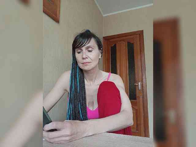 Hellenalonenochka webcam