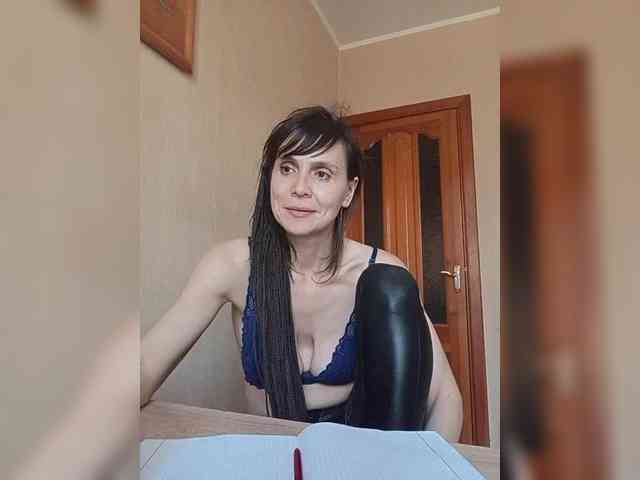 Hellenalonenochka webcam