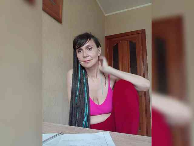 Hellenalonenochka webcam