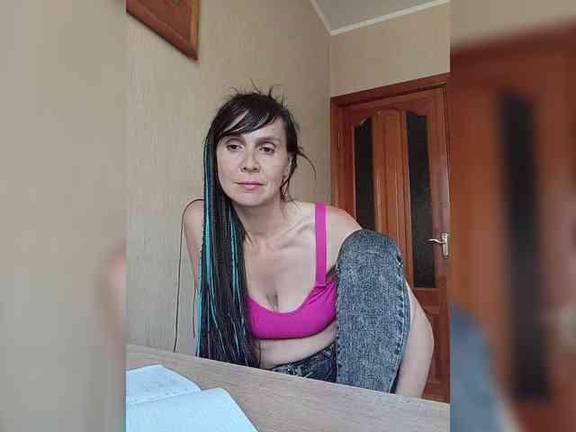 Hellenalonenochka webcam