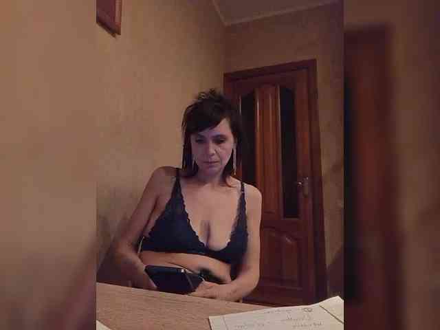 Hellenalonenochka webcam