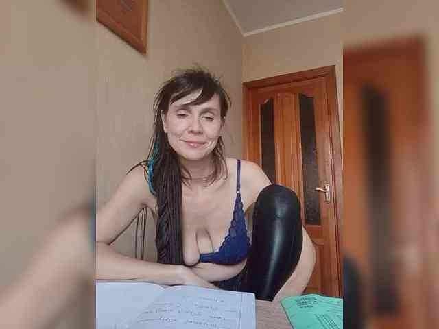 Hellenalonenochka webcam