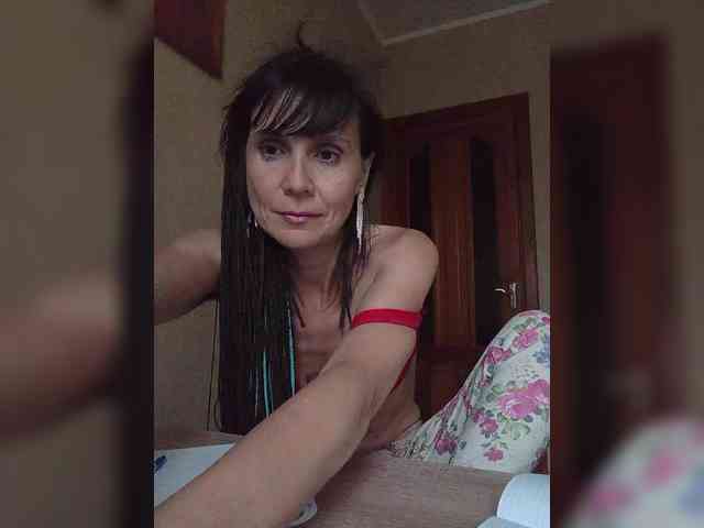 Hellenalonenochka webcam